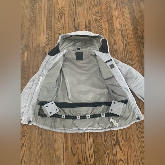 New Vintage Oakley Ski Jacket! Only worn maybe 3 times. - Picture 4 of 14